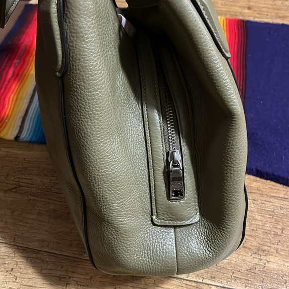 Coach Edie Leather Army Green Shoulder BAG - Picture 4 of 10